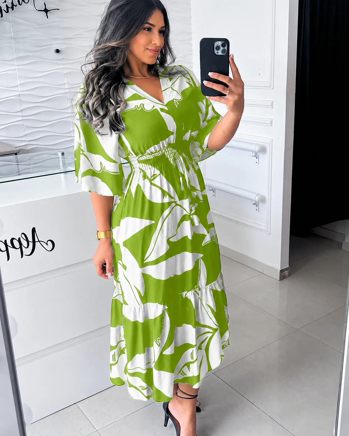 Agathe - Robe Midi Élégante avec Décolleté en V - Image 2