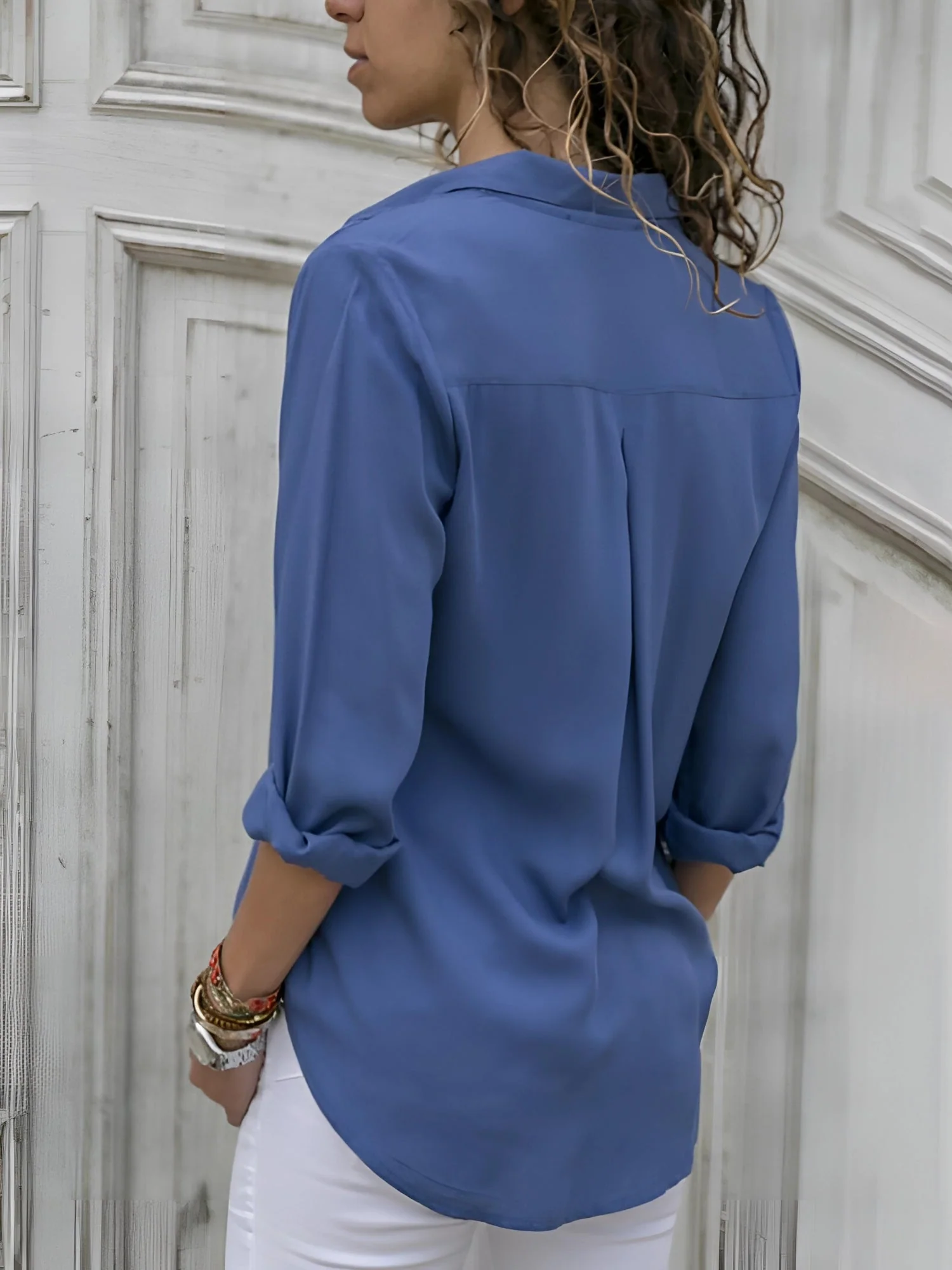 Aiah – Blouse légère col V pour femme - Image 10
