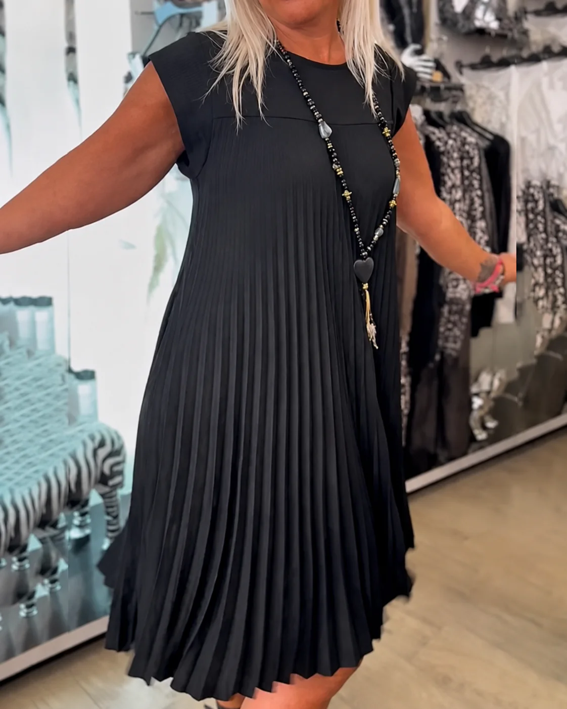 Angélique - Robe Plissée Décontractée - Image 3