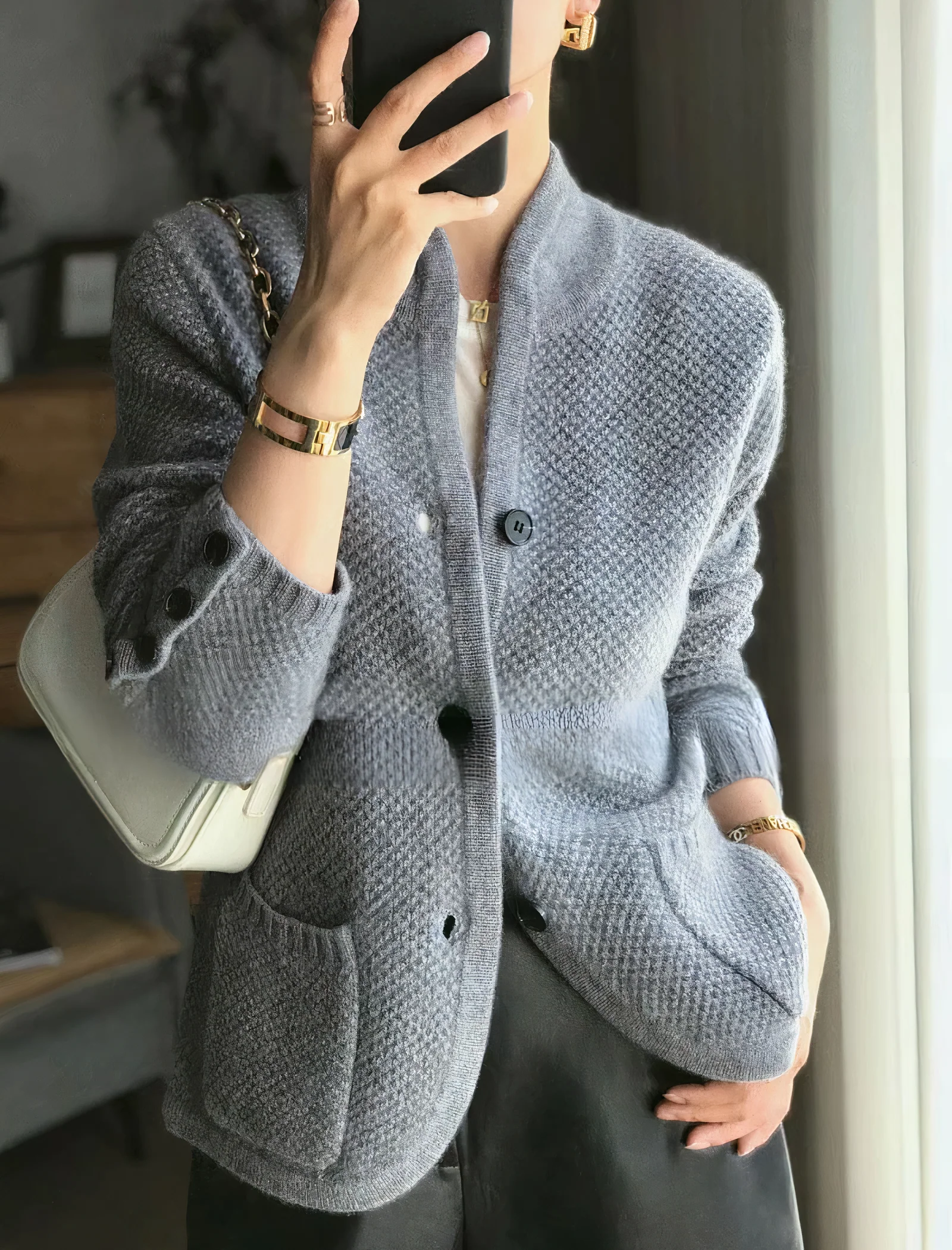 Edda - Cardigan en cachemire avec fermeture boutonnée - Image 3