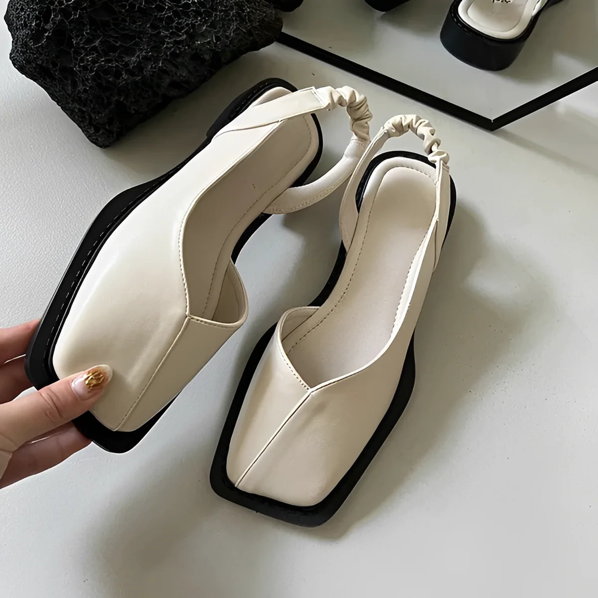 Eileen - Chaussures Élégantes à Bout Carré