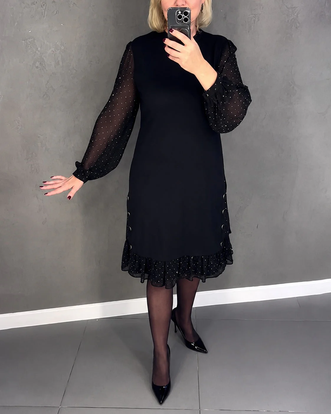 Gabriela - Robe Élégante à Pois à Manches Longues - Image 3