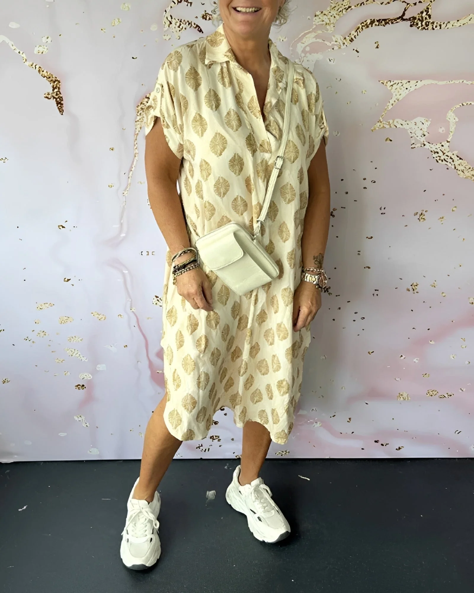 Kristina - Robe élégante et ample avec revers pour femmes - Image 2