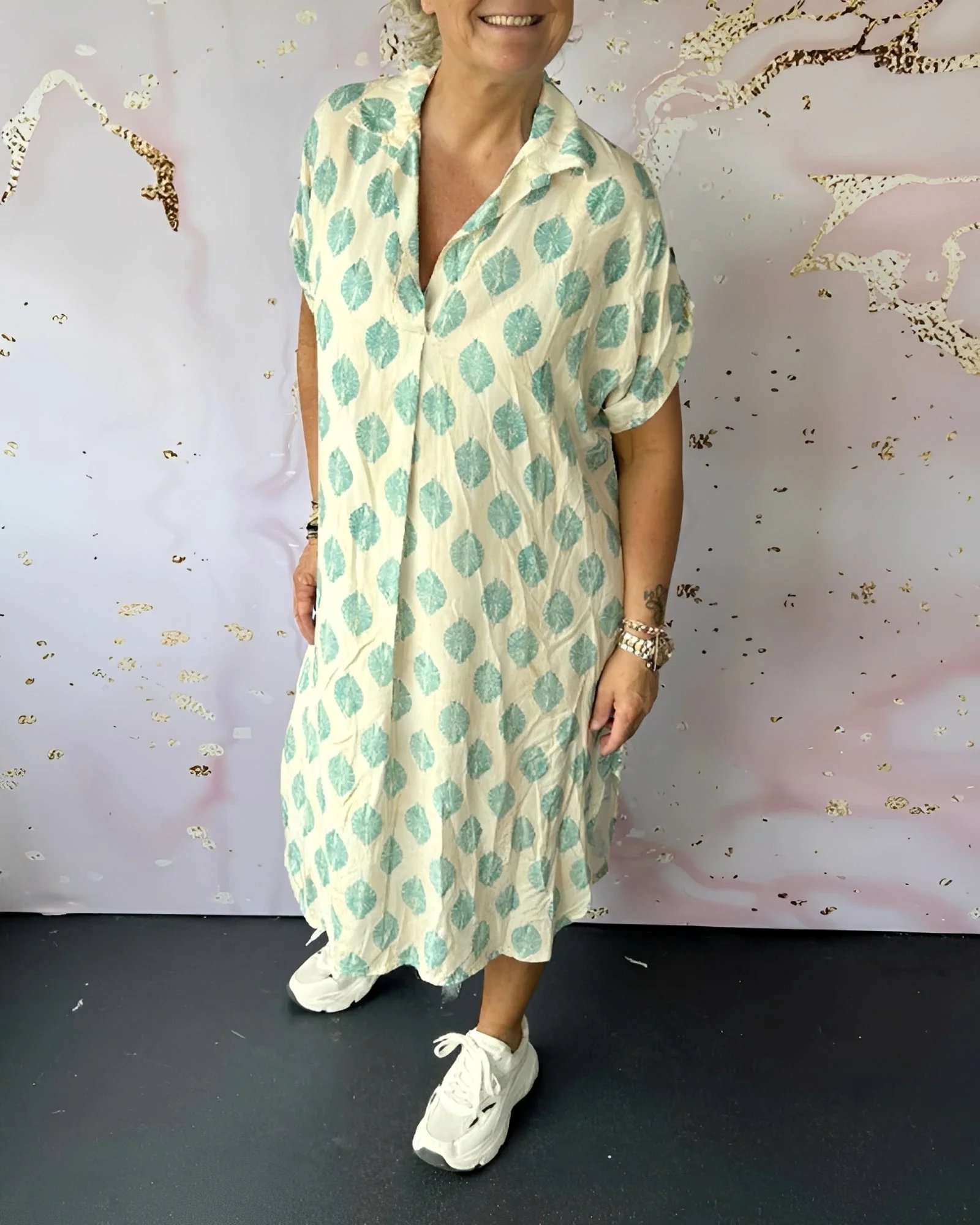 Kristina - Robe élégante et ample avec revers pour femmes - Image 3