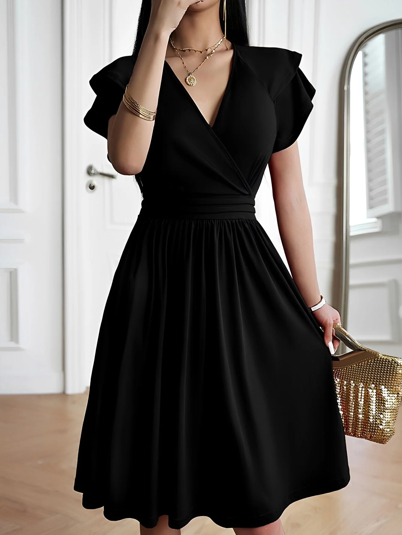 Laura - Robe stylée avec décolleté en V pour femmes - Image 4