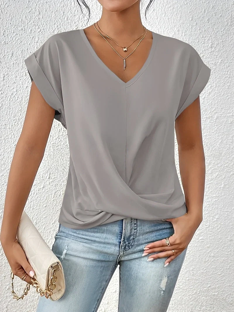 Lucie – T-shirt à col en V pour femmes – pour tous les jours - Image 8