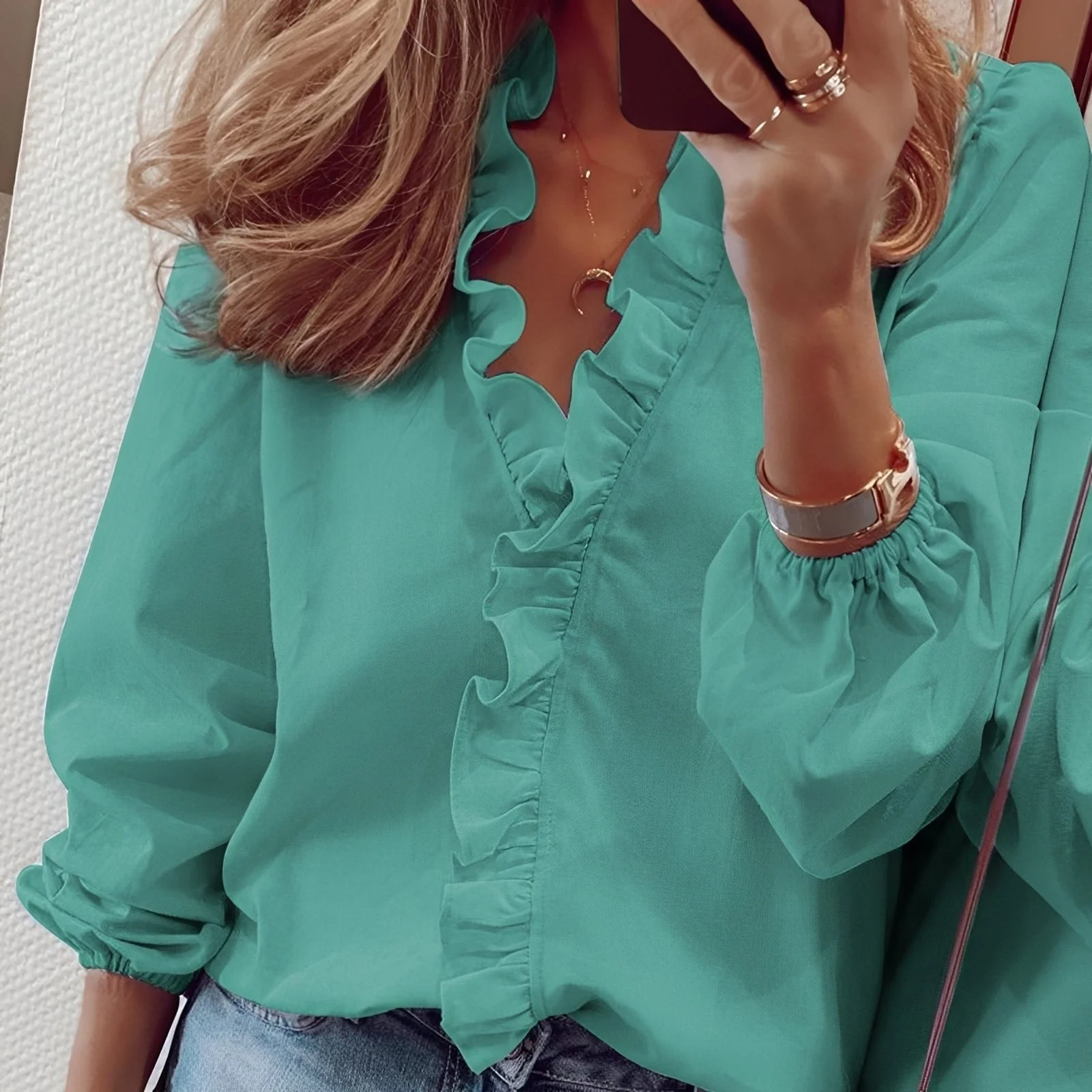 Martha - Blouse élégante à volants avec col en V pour femmes - Image 5