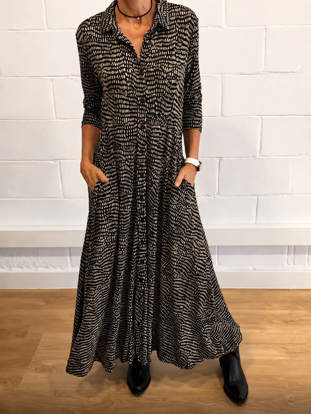 Salma - Robe Élégante avec Poches à Rabat - Image 2